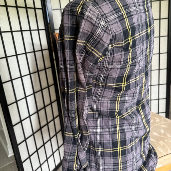 Flannel Women's Medium Button Down Gray and Yellow Millennium - Picture 8 of 11